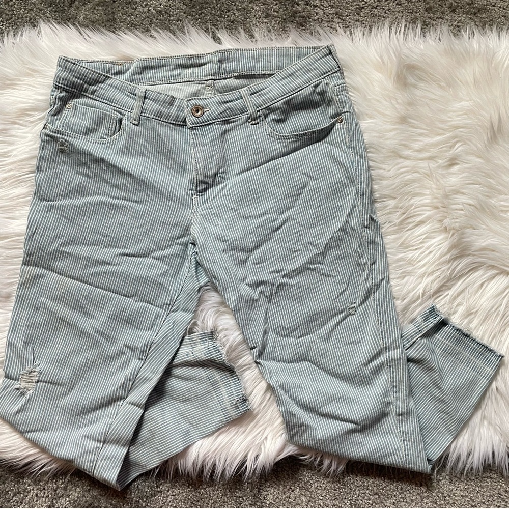 Zara Basic Z1975 Denim Lightwash Pinstripe Raw Hem